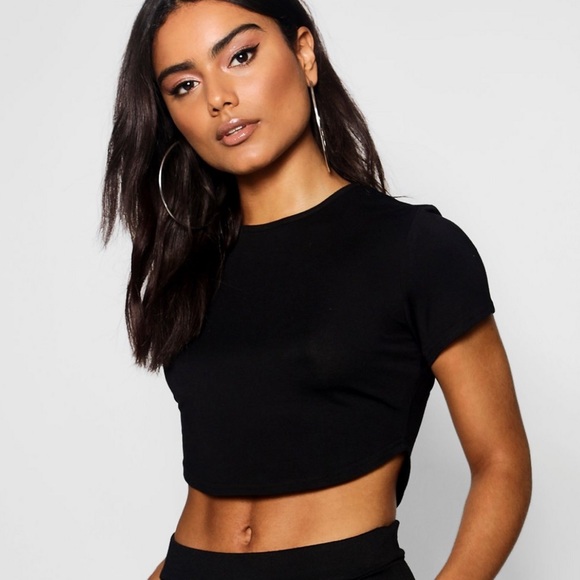 Boohoo Tops - Boohoo Curved Hem Crop Top